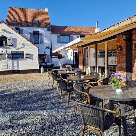 B&B De Kroonhoeve Beringen Bagian luar foto