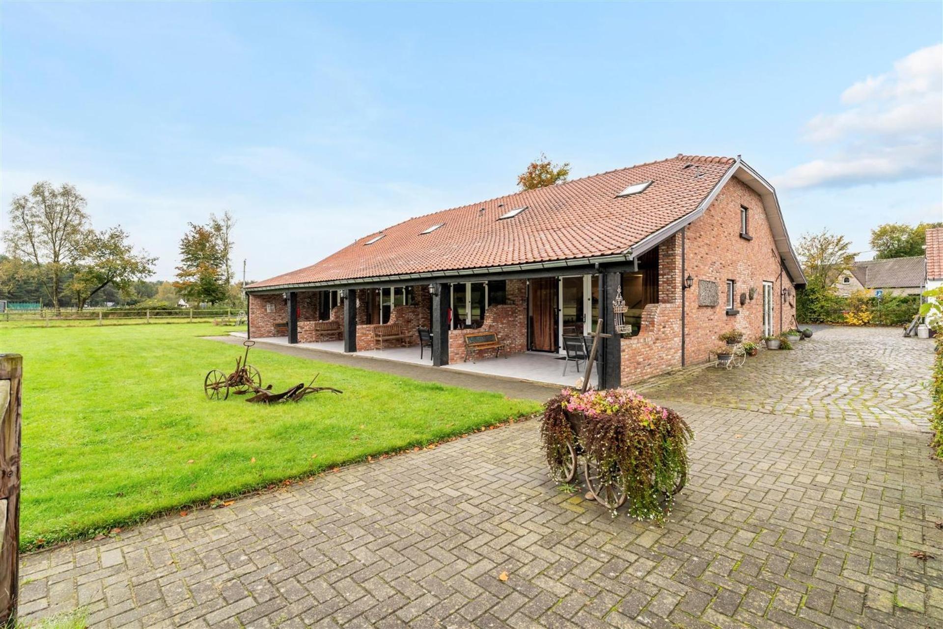 B&B De Kroonhoeve Beringen Bagian luar foto