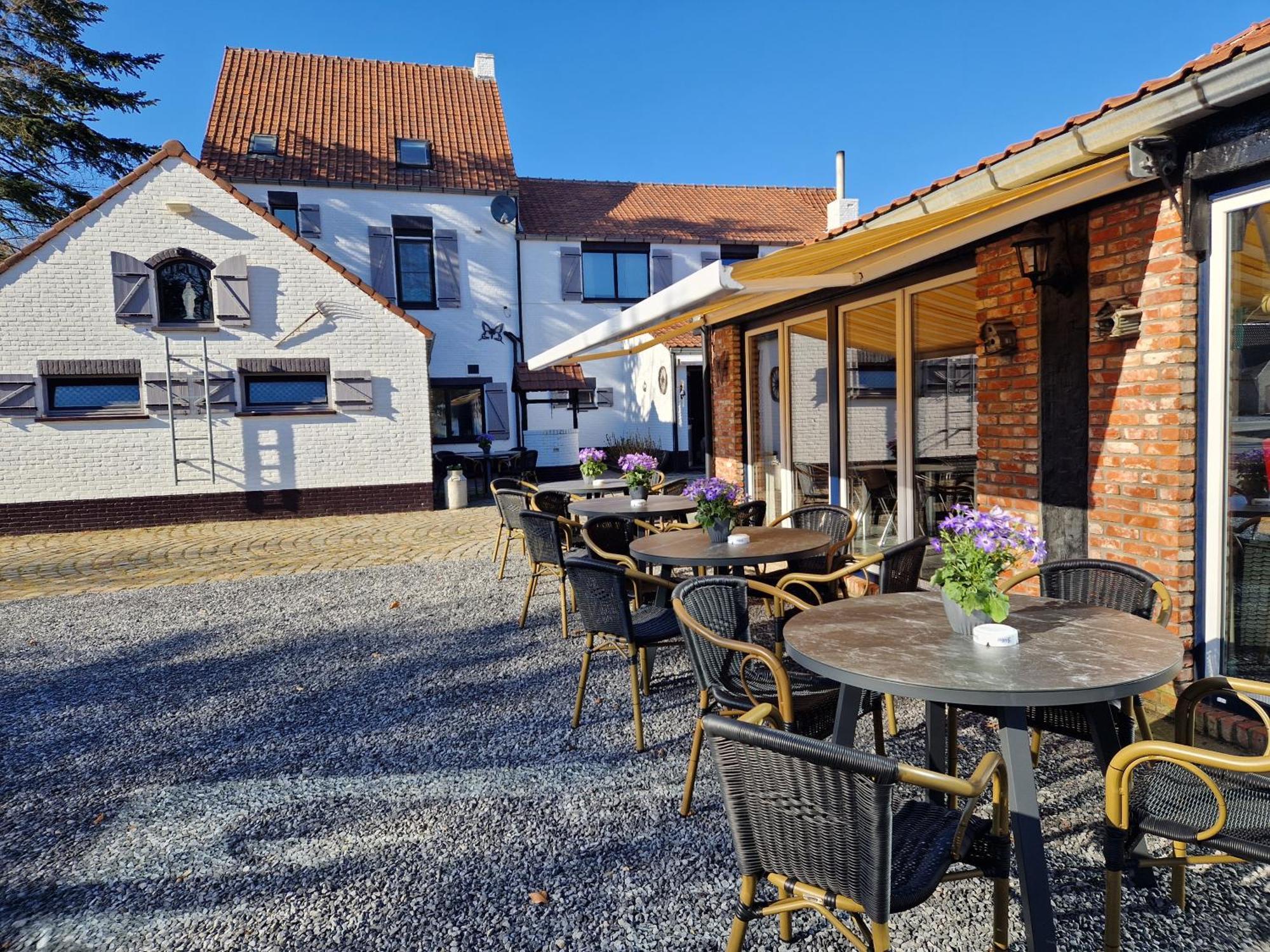 B&B De Kroonhoeve Beringen Bagian luar foto